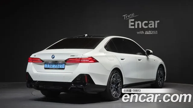 2025 BMW i5