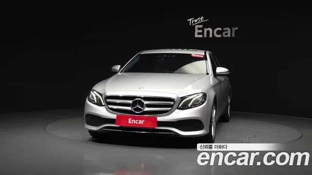 2017 Mercedes-Benz E-Class, foto 2
