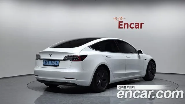 2020 Tesla Model 3, foto 2