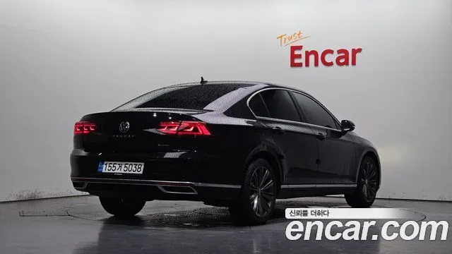 2021 Volkswagen Passat, foto 2