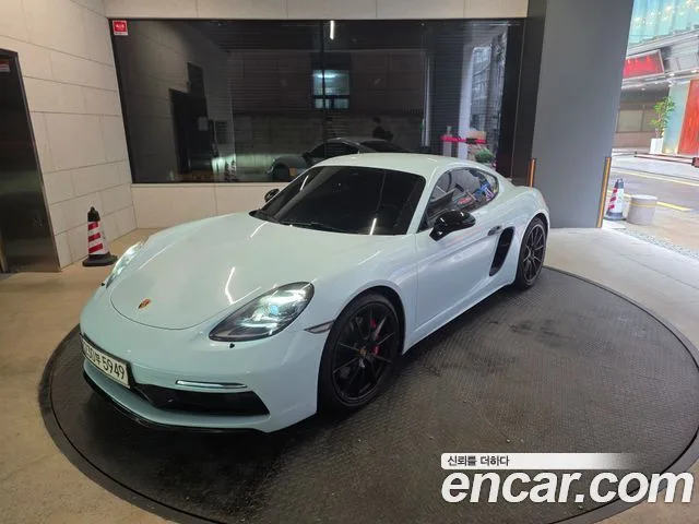 2022 Porsche 718