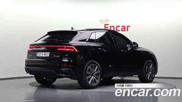 2021 Audi Q8