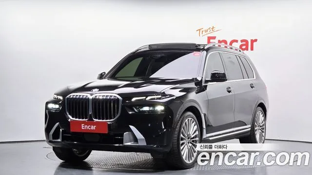 2023 BMW X7