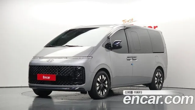 2025 Hyundai Staria