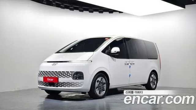 2025 Hyundai Staria