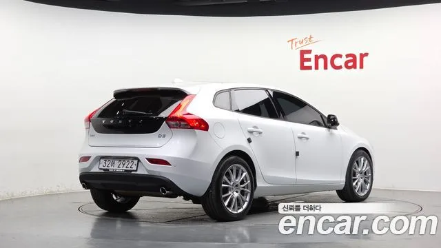 2018 Volvo V40, foto 2