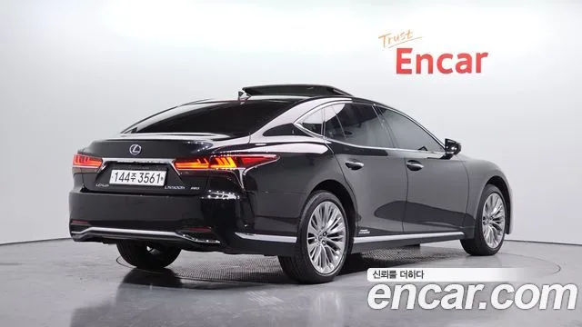 2019 Lexus LS, foto 2