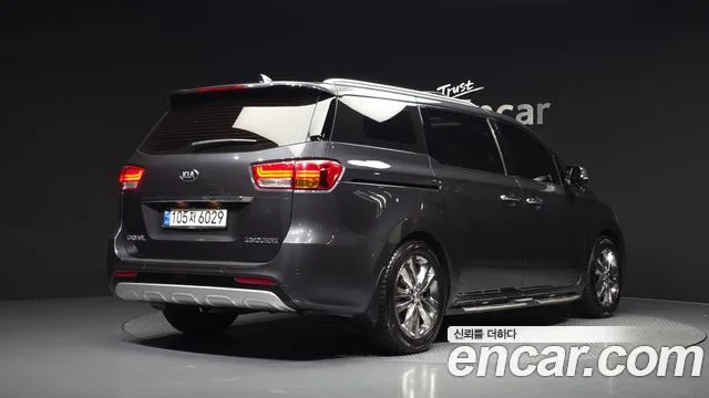 2016 Kia Carnival, foto 2