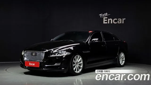 2016 Jaguar XJ