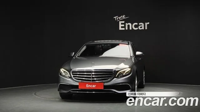2017 Mercedes-Benz E-Class, foto 2