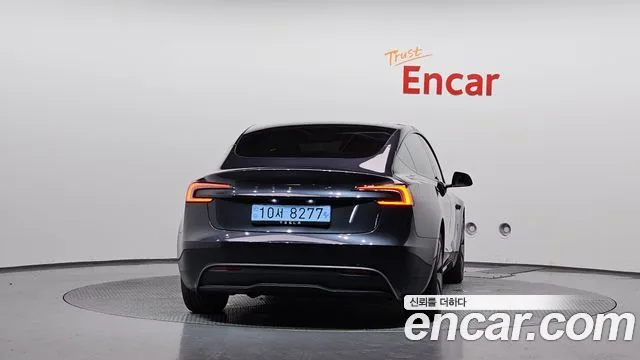 2025 Tesla Model 3, foto 4