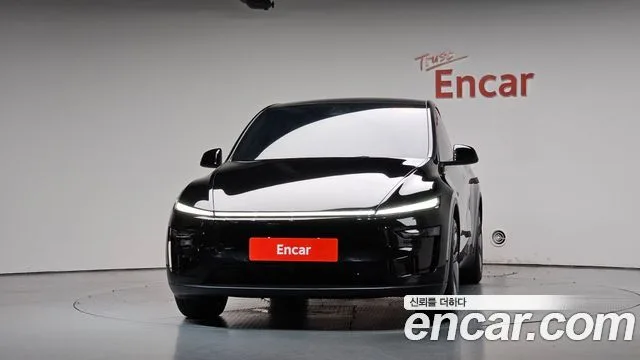2025 Tesla Model Y, foto 2