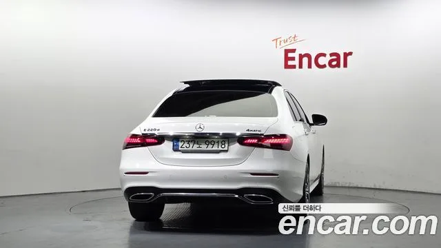 2021 Mercedes-Benz E-Class, foto 4
