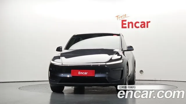 2025 Tesla Model Y, foto 3
