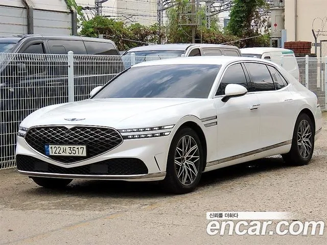 2023 Genesis G90
