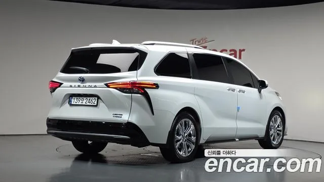 2023 Toyota Sienna