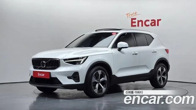 2023 Volvo XC40