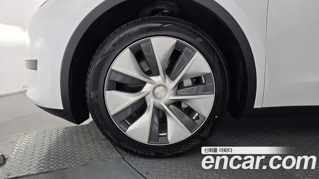 2024 Tesla Model Y, foto 4