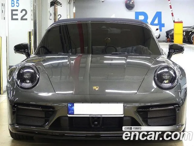 2022 Porsche 911