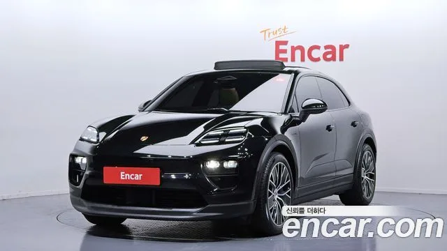 2025 Porsche Macan