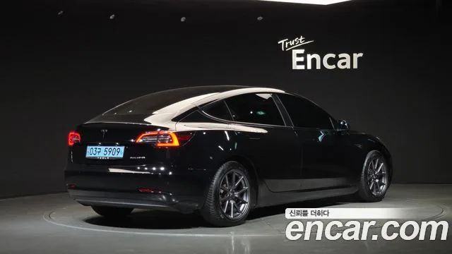 2021 Tesla Model 3, foto 2