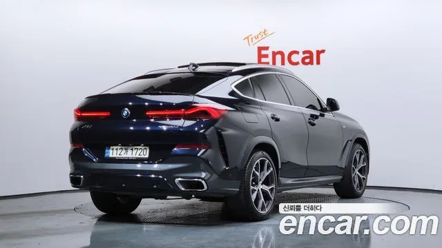 2022 BMW X6, foto 2