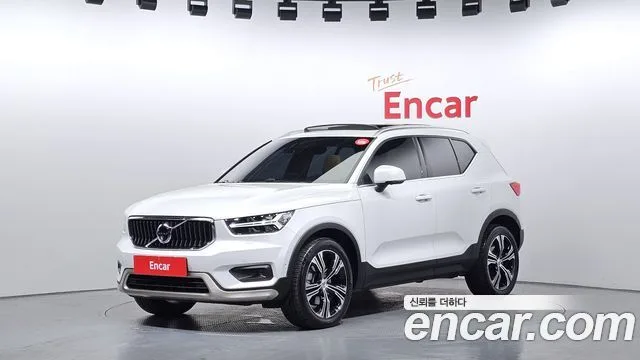 2021 Volvo XC40