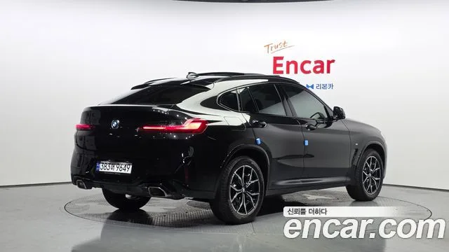 2023 BMW X4