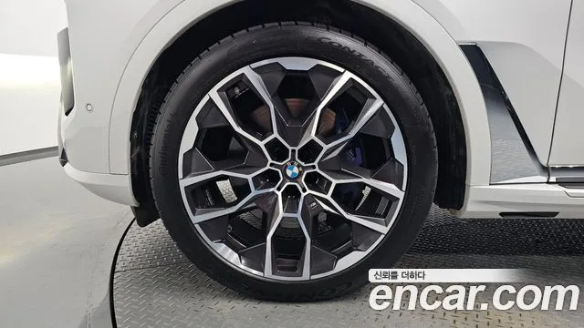 2024 BMW X7, foto 4