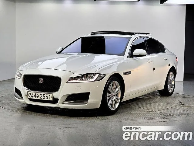 2017 Jaguar XF