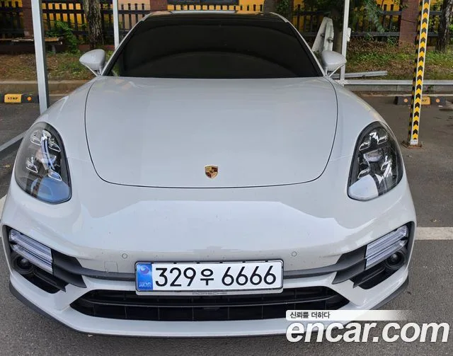 2023 Porsche Panamera