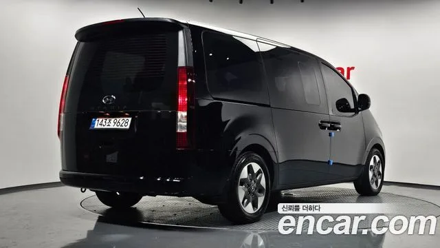 2023 Hyundai Staria