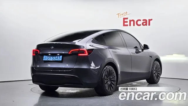 2024 Tesla Model Y