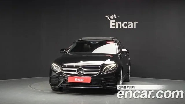 2017 Mercedes-Benz E-Class, foto 2