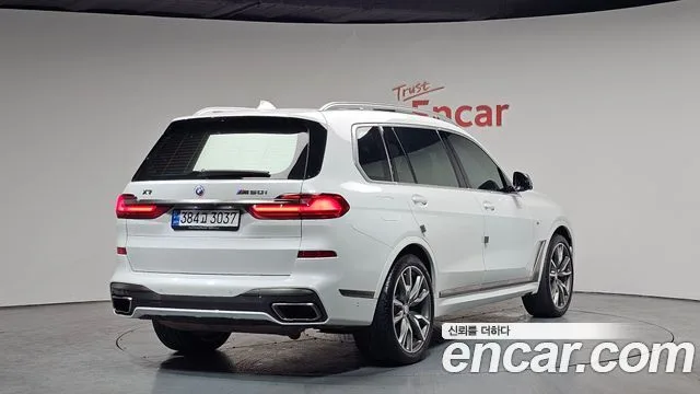2022 BMW X7