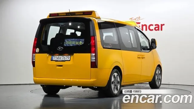 2022 Hyundai Staria