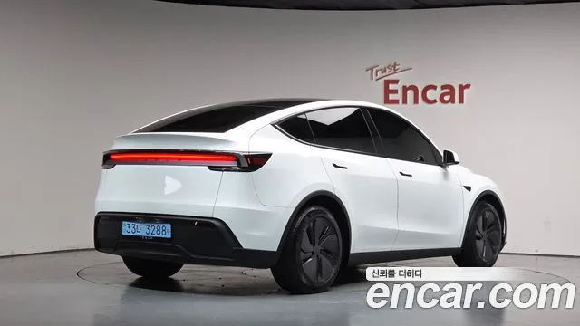 2025 Tesla Model Y
