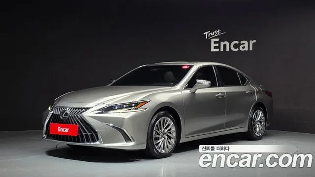 2025 Lexus ES