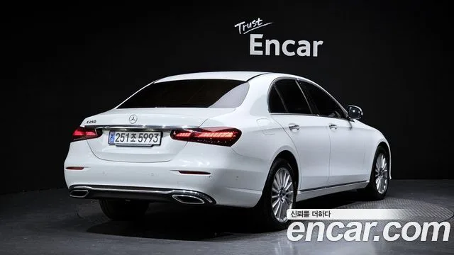 2023 Mercedes-Benz E-Class, foto 2