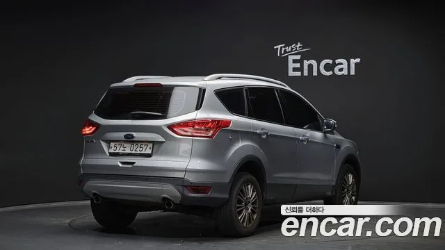 2016 Ford Kuga, foto 2