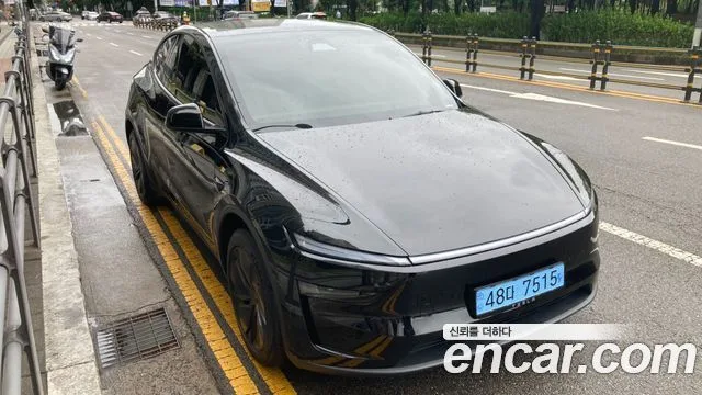2026 Tesla Model Y, foto 3