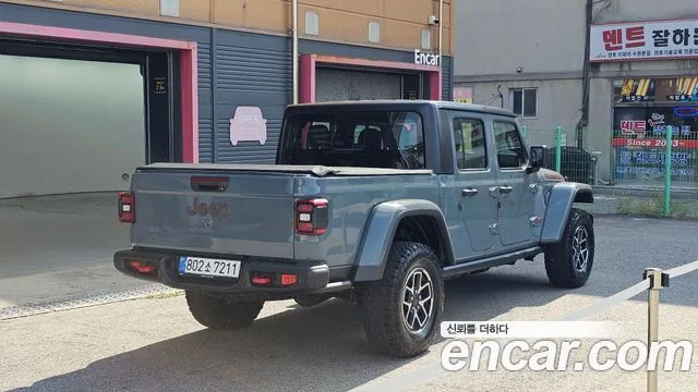 2025 Jeep Gladiator