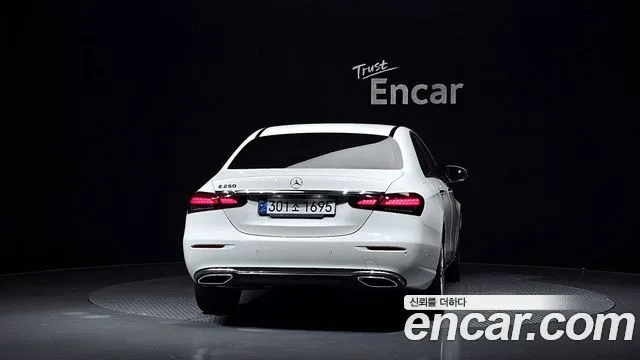 2021 Mercedes-Benz E-Class, foto 4