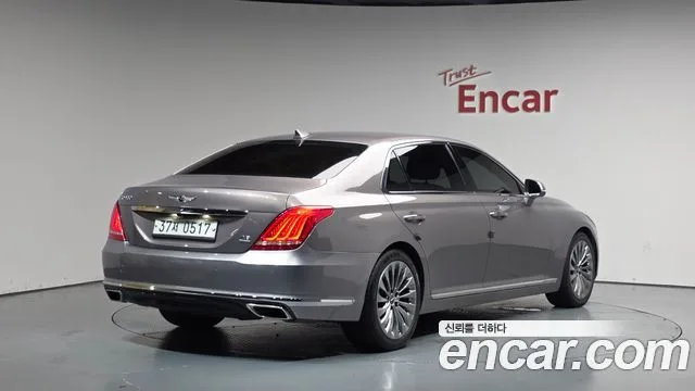 2016 Genesis EQ900