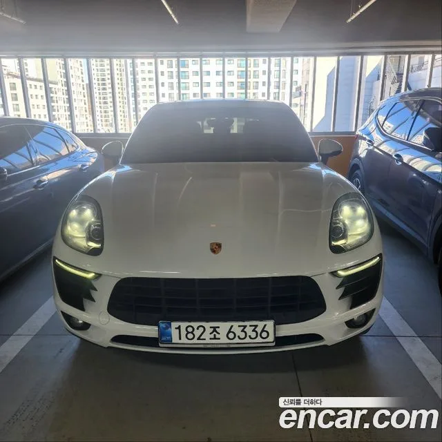 2017 Porsche Macan