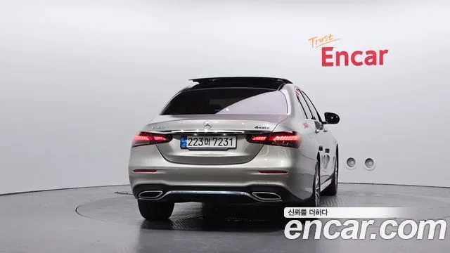 2022 Mercedes-Benz E-Class, foto 3