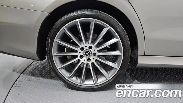 2022 Mercedes-Benz E-Class, foto 4