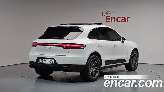 2021 Porsche Macan