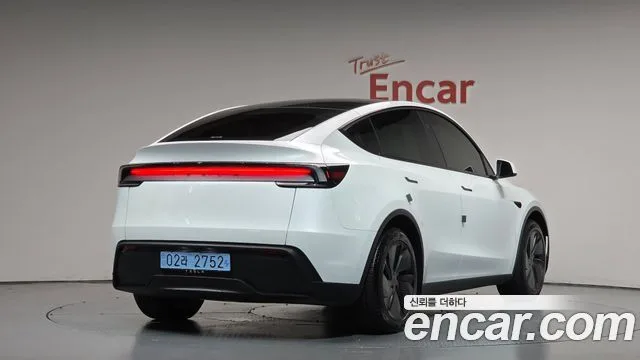 2025 Tesla Model Y