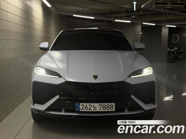 2025 Lamborghini Urus